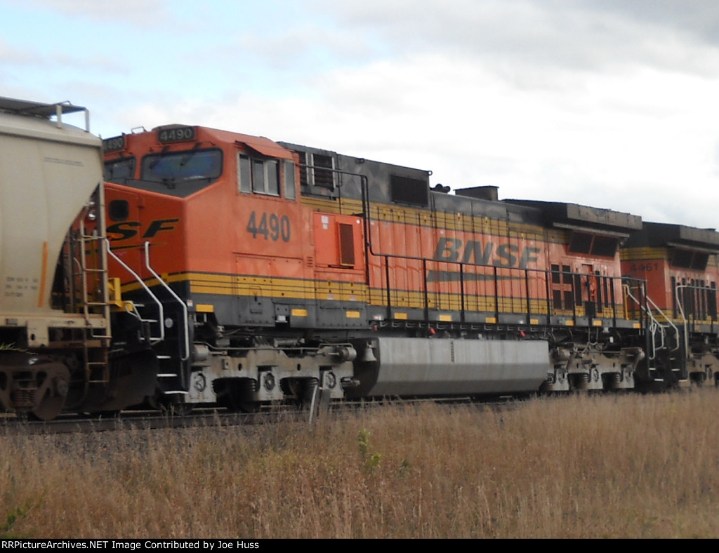 BNSF 4490